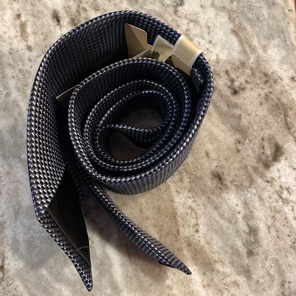 Michael Kors blue and white Santorini Silk Tie NWT - Picture 8 of 9